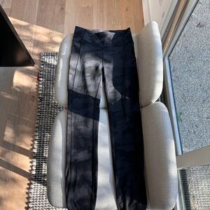 Black High-Waisted Leggings with Stretchy Fabric